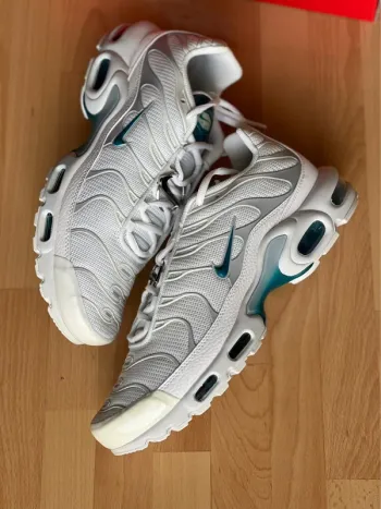 Nike air max plus metallic teal