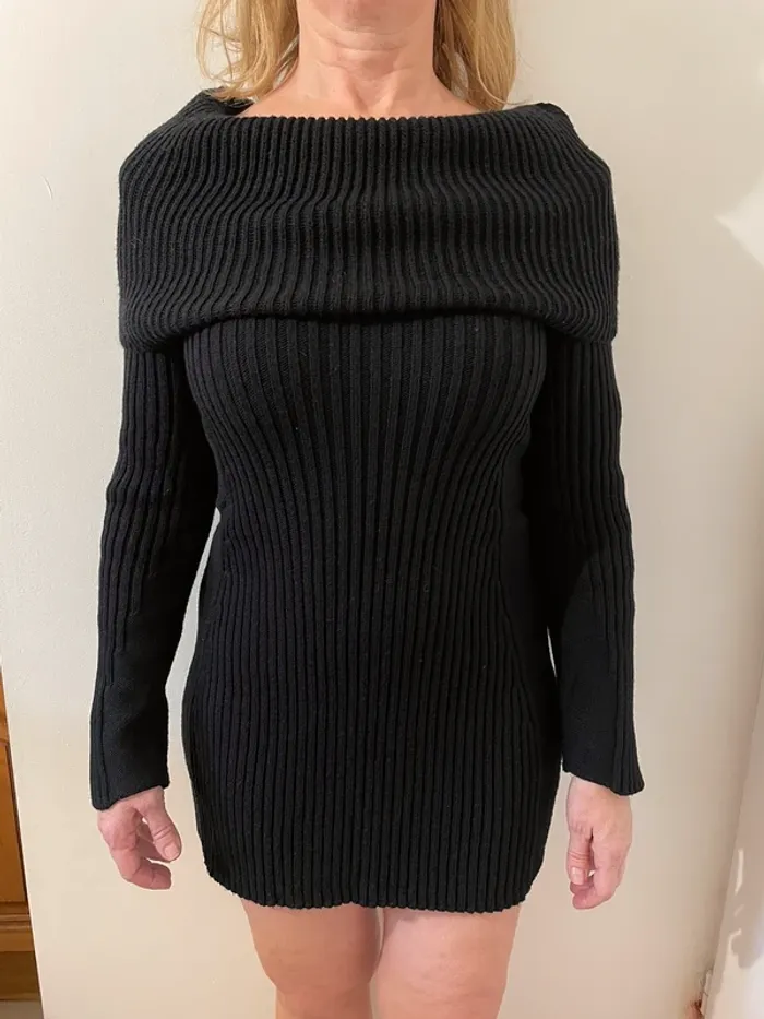Robe en laine noire