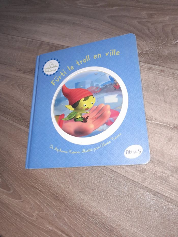 Livre rigide en carton Furti le troll en ville 🌺