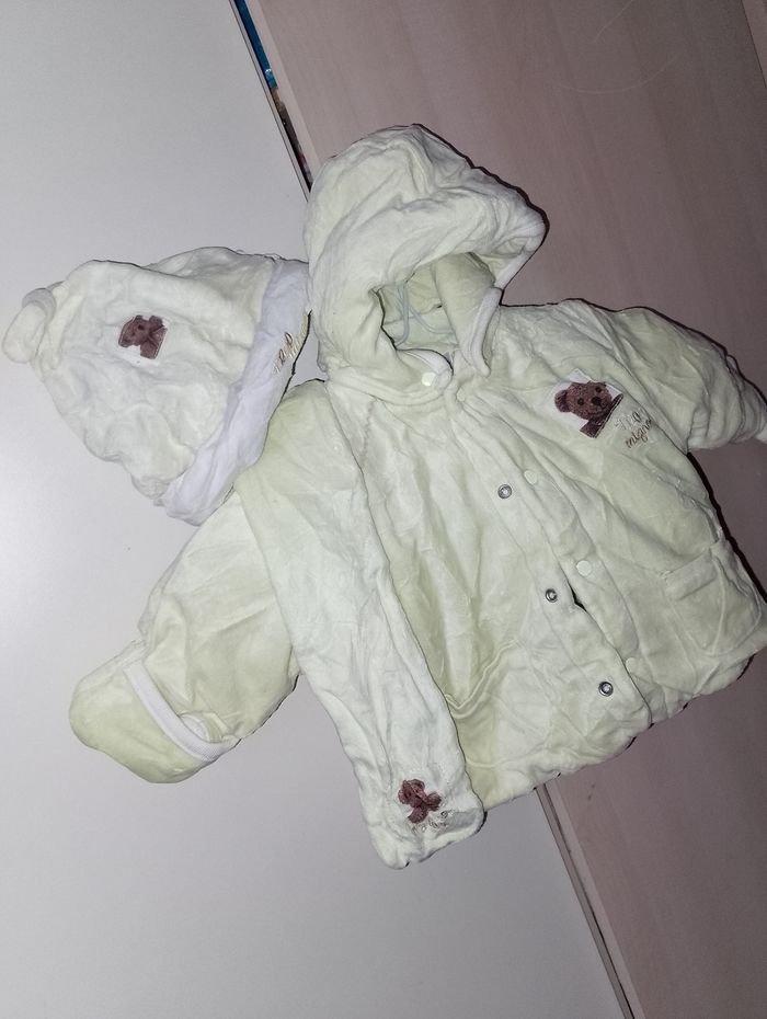 Manteau tout en 1 avec gants intégrées 6 mois - photo numéro 2