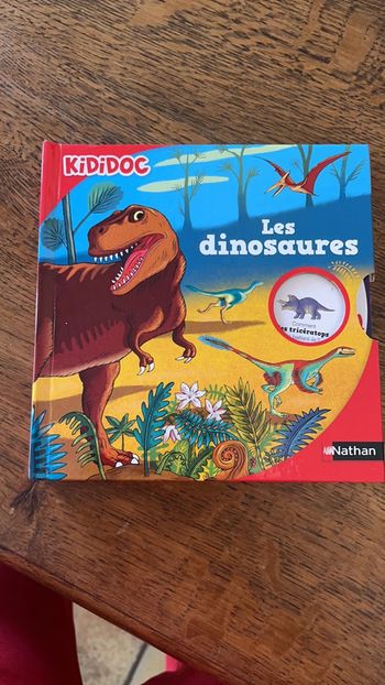 Livre kdidoc dinosaure