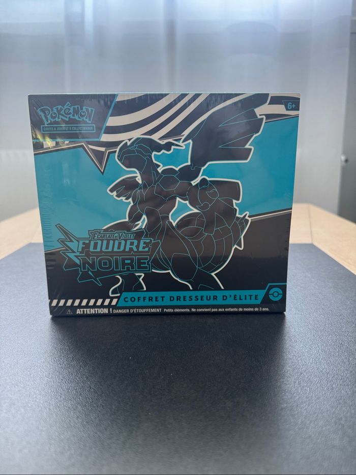 Pokémon Coffret Dresseur Élite (ETB) Foudre Noire Écarlate et Violet EV10.5 Neuf Français