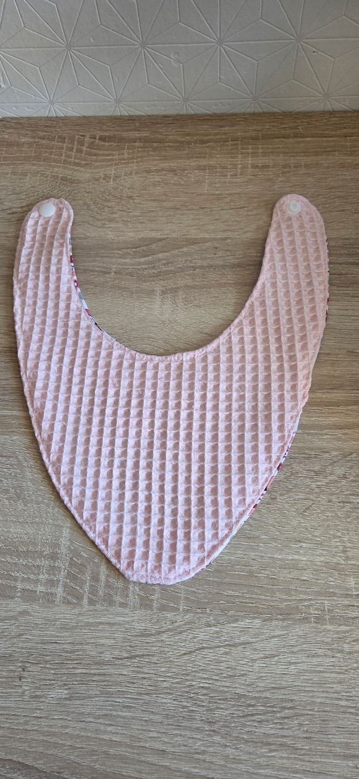 Bavoir bandana - photo numéro 2