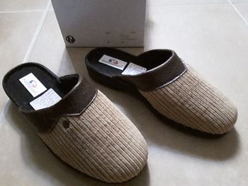 Chaussons ou mules femme en 37 AFIBEL NEUFS