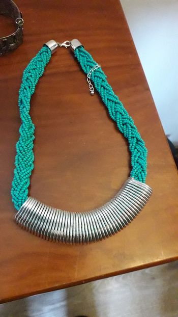 Collier perles et métal argenté