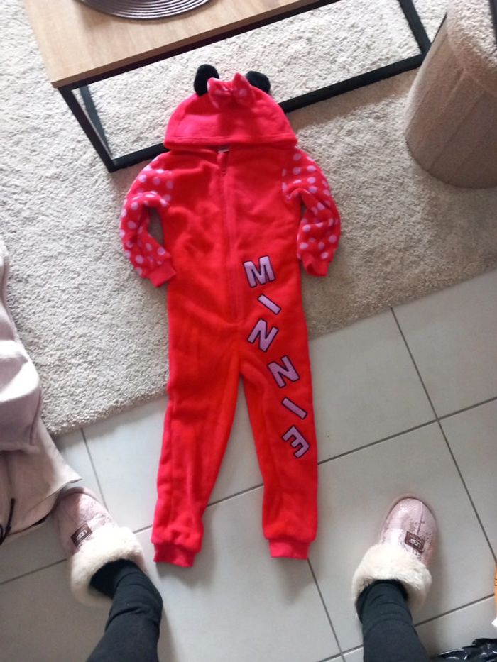 Magnifique combinaison Minnie polaire 5/6 ans