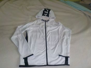 Veste , T . 16 ans