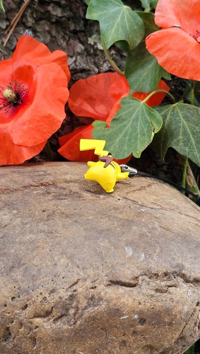 Super petite figurine Pokemon Nintendo porte clé pikachu - photo numéro 3