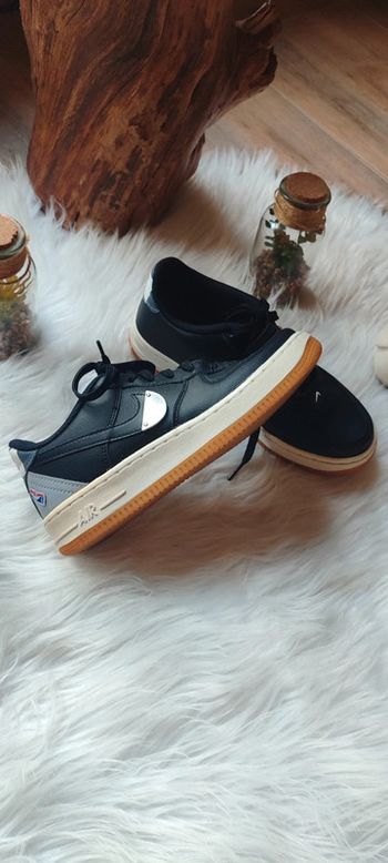 Basket air force one NBA pointure 37.5 noir