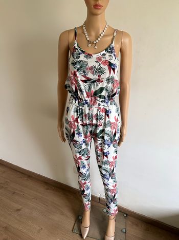 Combinaison blanche et fleurie Seven Sisters taille XS jamais portée 