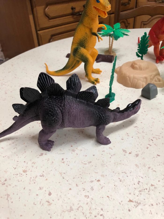 Lot 6 dinosaures - photo numéro 3