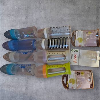 Lots de biberons et Tétines neuves