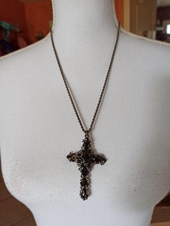 Collier croix strass noir