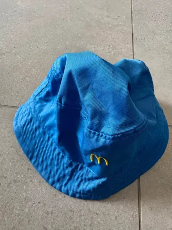 Bob mcdo bleu, taille unique, très bon état