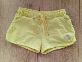 Short jaune 4ans