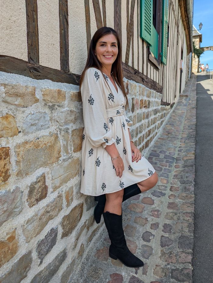 Robe beige/noir Niort manches longues
Taille S/M - photo numéro 3