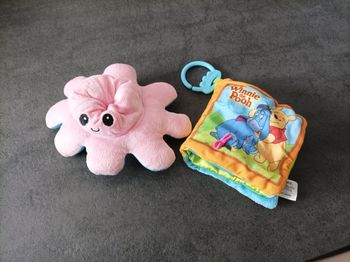 Lot jouets bébé