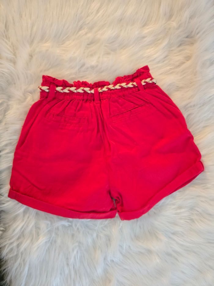 Neuf (non porté)🏷😍🤩 🤩😍⚘️⚘️⚘️short 9 ans fille 🤩😍⚘️⚘️⚘️ - photo numéro 4