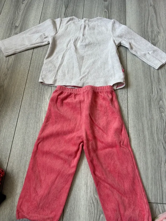 Pyjama velours 2 pièces 23 mois - photo numéro 5