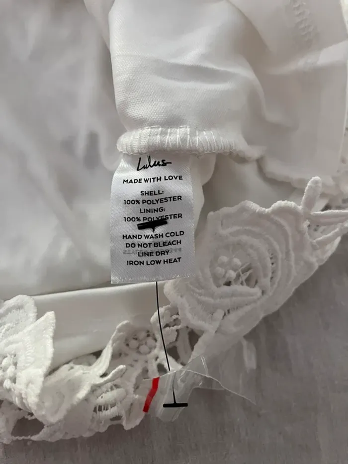 Robe blanche / dos nu dentelle / guipure Lulu’s TXS - photo numéro 5