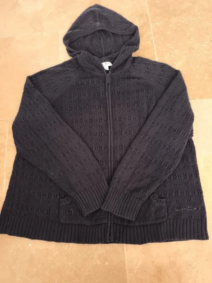 Joli sweat capuche femme 3XL Tommy Hilfiger marine excellent état sauf motif abîmé épaule droite - photo numéro 3