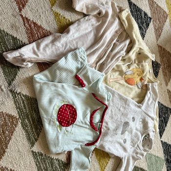 Lot 4 pyjamas 1 mois