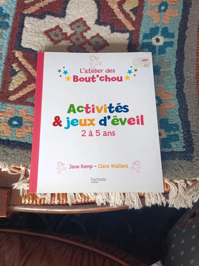 Activités et jeux d éveil livre