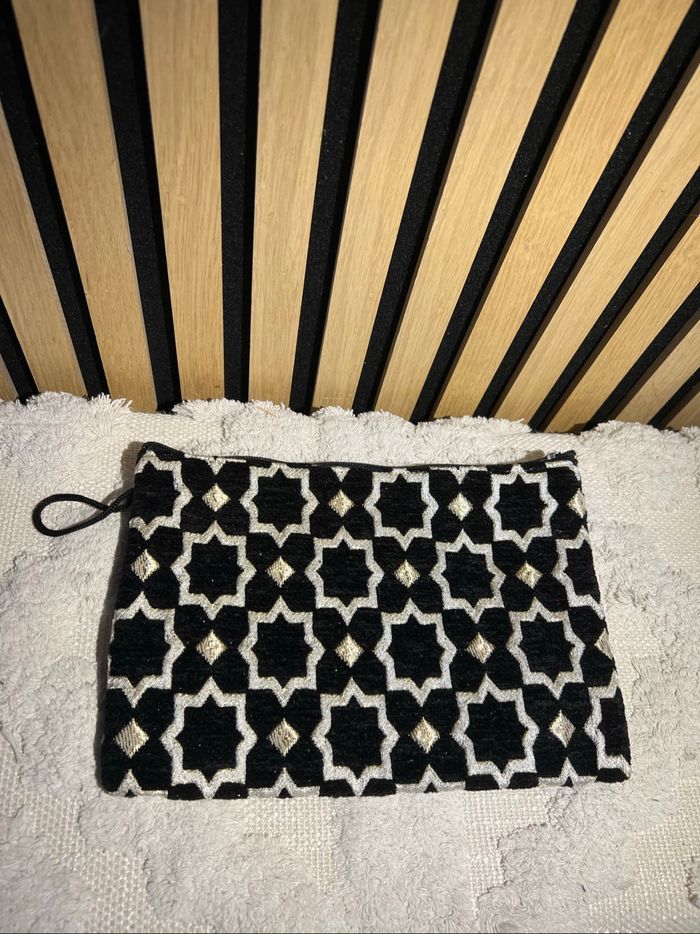 Pochette plate avec dragonne - photo numéro 3