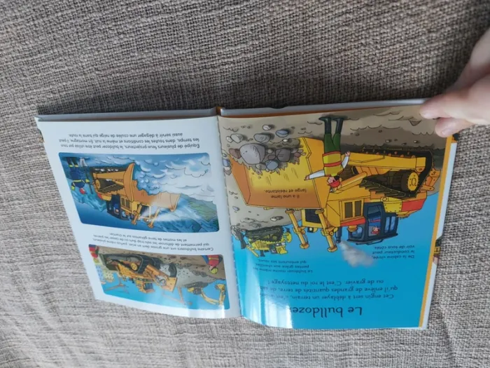 Livre la petite imagerie Les engins de chantier - photo numéro 2