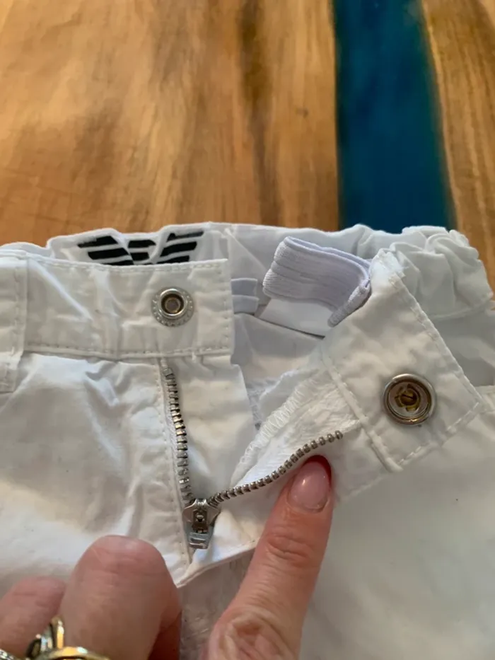 Pantalon blanc Armani Baby taille 9 mois - photo numéro 3