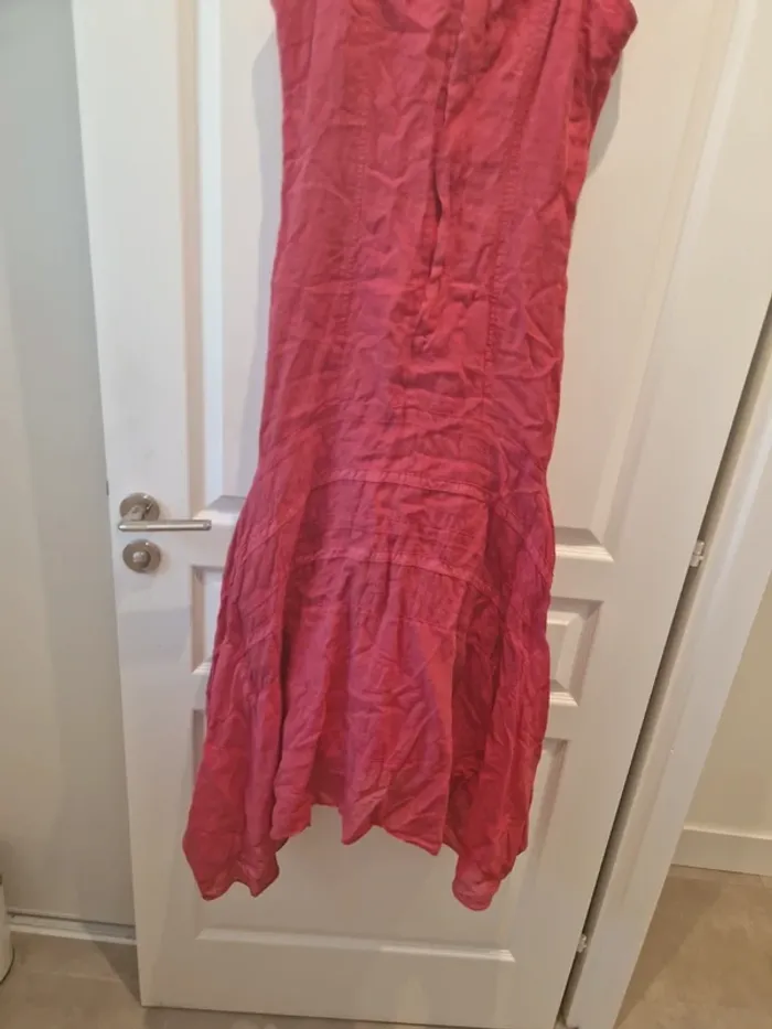 Tres belle robe 100 %lin one step avec doublure taille 40 très bon etat - photo numéro 3