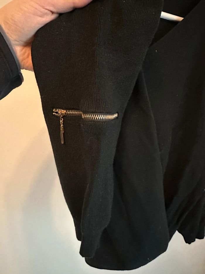 Pull noir en col V pour femme taille S/M - photo numéro 4