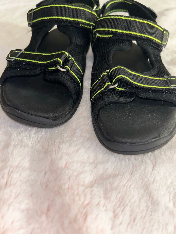 Sandale noir et verte - Taille 29 - photo numéro 3