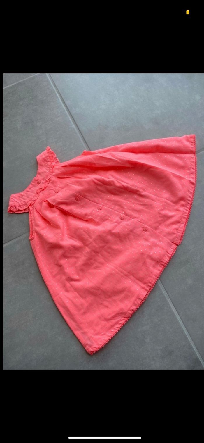 Robe Neuve 18 mois - photo numéro 8