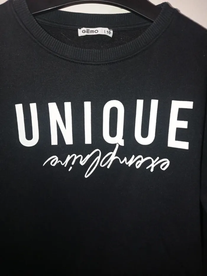 Pull noir avec écriture blanche - photo numéro 2