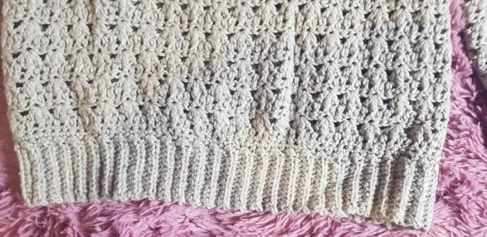 Pull gris perle au crochet - photo numéro 4