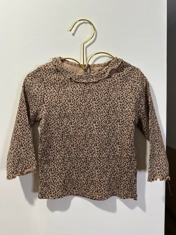 Tee shirt manches longues côtelé leopard kiabi 18 mois