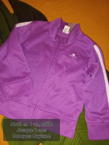 Beau gilet fushia lumineux Domyos toute saison