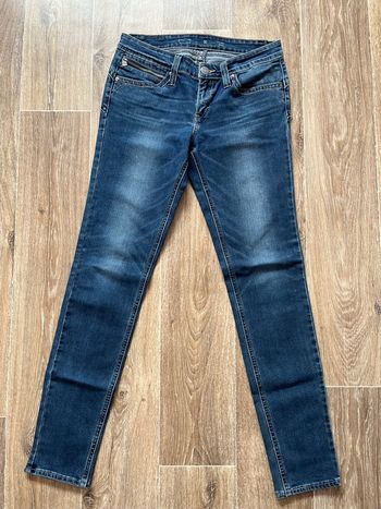 Jean levi’s low rise skinny taille w30 l34