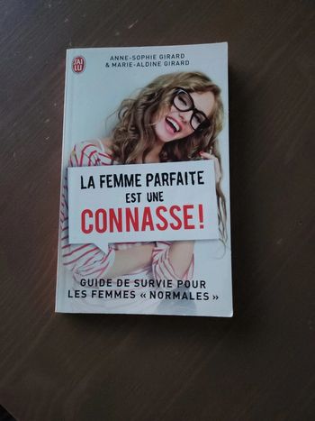 Livre de poche neuf La femme parfaite est une connasse !