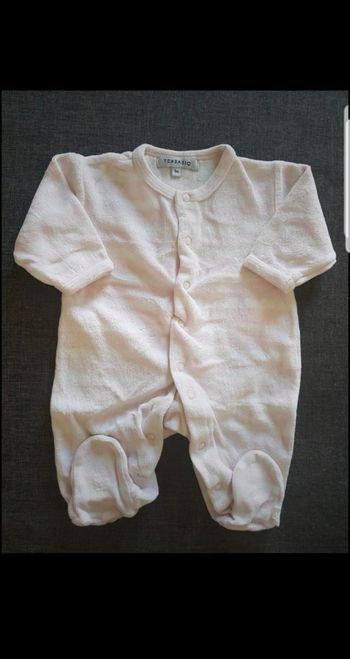 Grenouillère velours bébé fille 1 mois