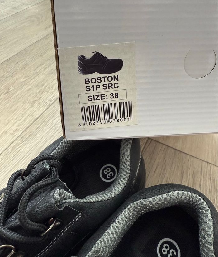 Chaussures de sécurité noires Boston S1P SRC - Taille 38 - Neuves avec boîte - photo numéro 2