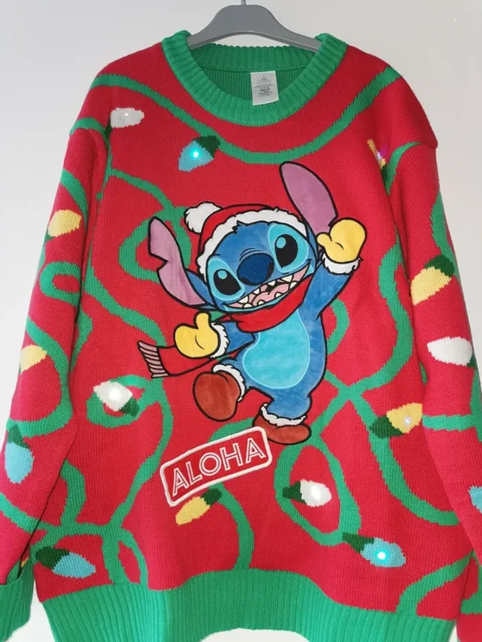 Pull Stitch Disney store Taille L - photo numéro 2