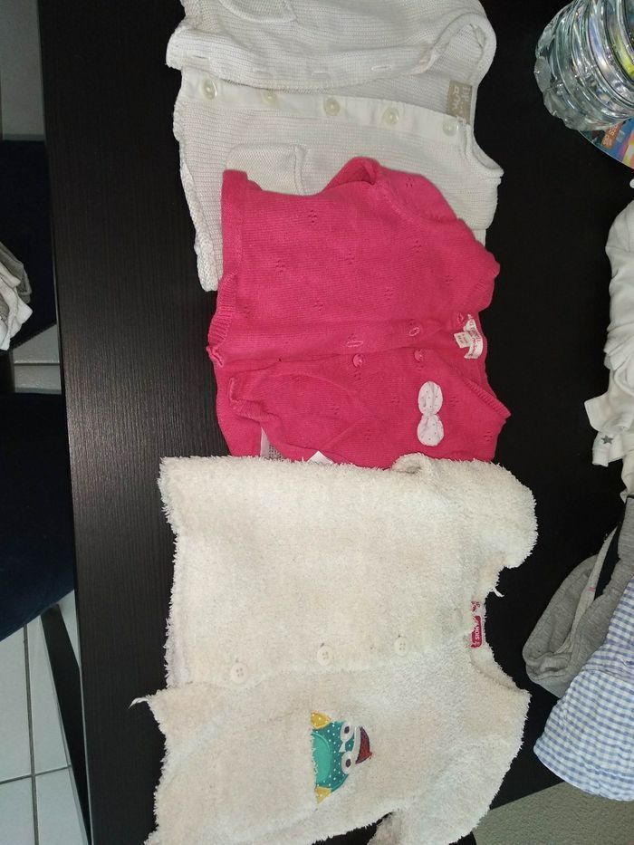 3 ème partie Lot vêtements fille taille 6 mois - photo numéro 7