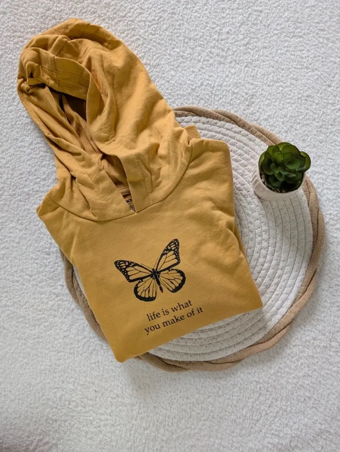 🦋 Sweat jaune moutarde Kiabi – 10 ans
