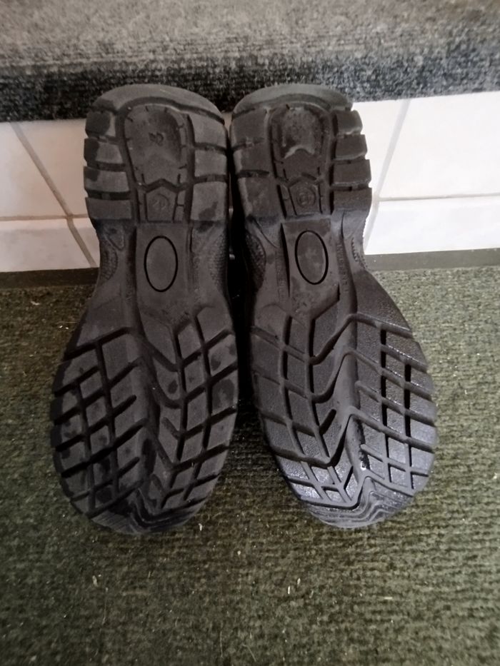 Chaussures de sécurité taille 42 - photo numéro 3