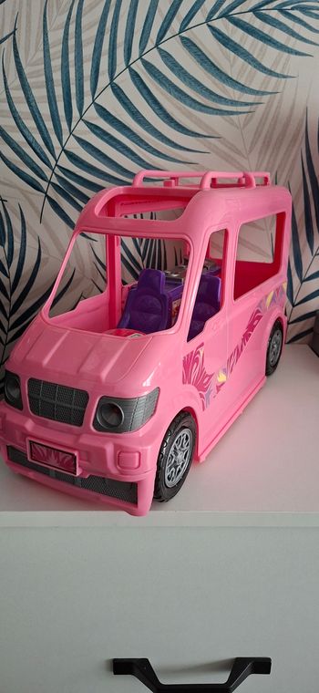 Camping car poupées 