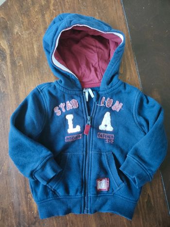 Gilet zippé à capuche 2 ans