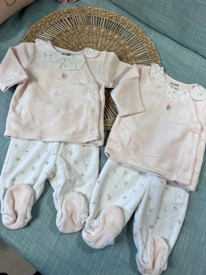 Lot 2 pyjamas jumelles taille 1 mois