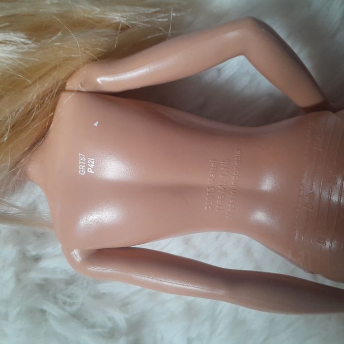 barbie blonde en robe de princesse lila - photo numéro 2